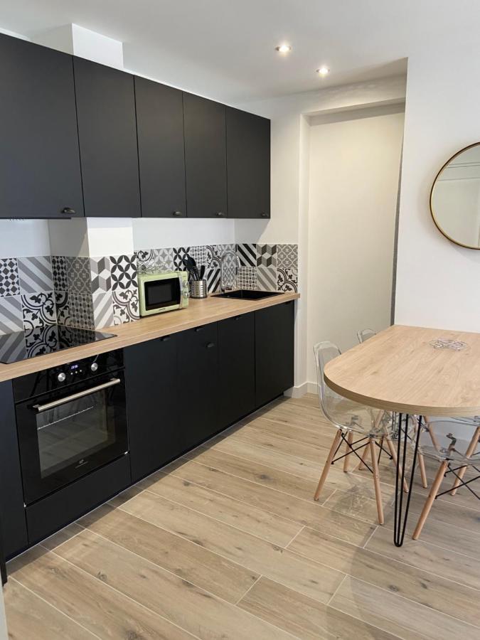 Ajaccio Magnifique T2 37M2 Centre Ville Vue Mer Au Bord De La Plage Neuf 4 Couchages Balcon Parking Prive Ferme Clim Wifi Екстер'єр фото