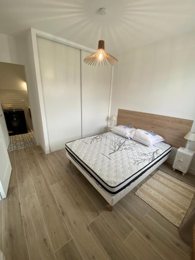 Ajaccio Magnifique T2 37M2 Centre Ville Vue Mer Au Bord De La Plage Neuf 4 Couchages Balcon Parking Prive Ferme Clim Wifi Екстер'єр фото