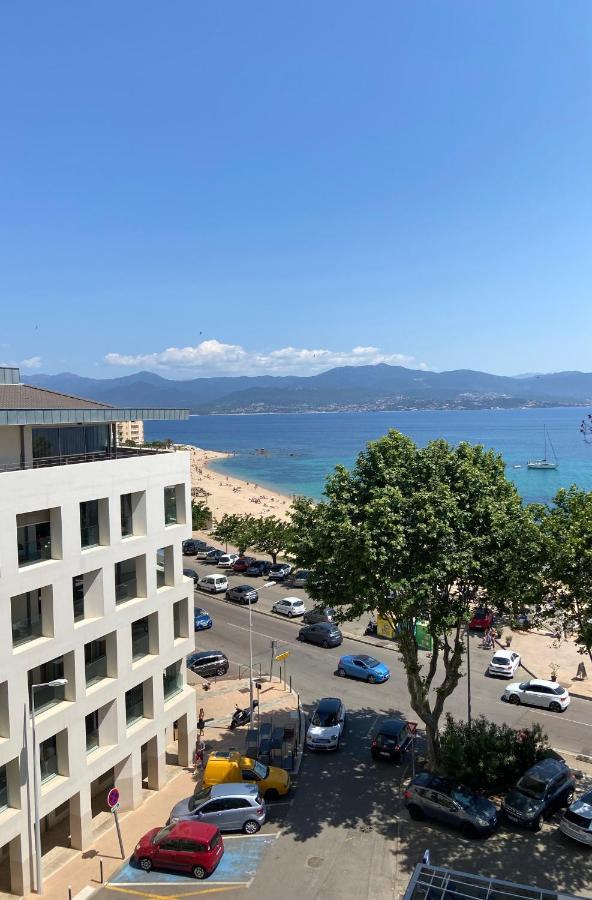Ajaccio Magnifique T2 37M2 Centre Ville Vue Mer Au Bord De La Plage Neuf 4 Couchages Balcon Parking Prive Ferme Clim Wifi Екстер'єр фото